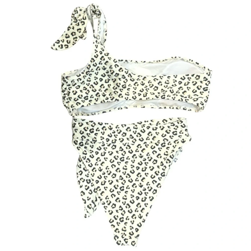 EUC - Abercrombie & Fitch High Waisted One Shoulder Bikini - Cheetah - Medium